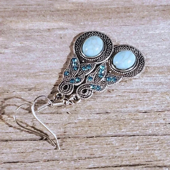 Twisted Turquoise Blue Crystal Stone Silver Dangle Earrings - Picture 1 of 7